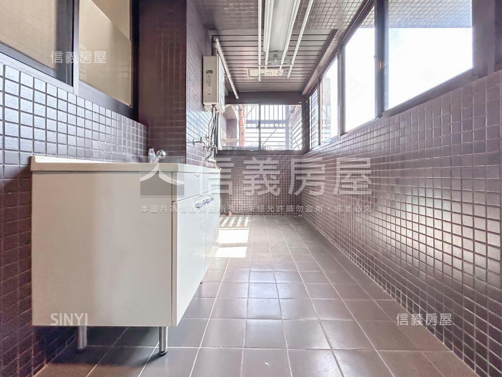 首泰高樓大戶房屋室內格局與周邊環境