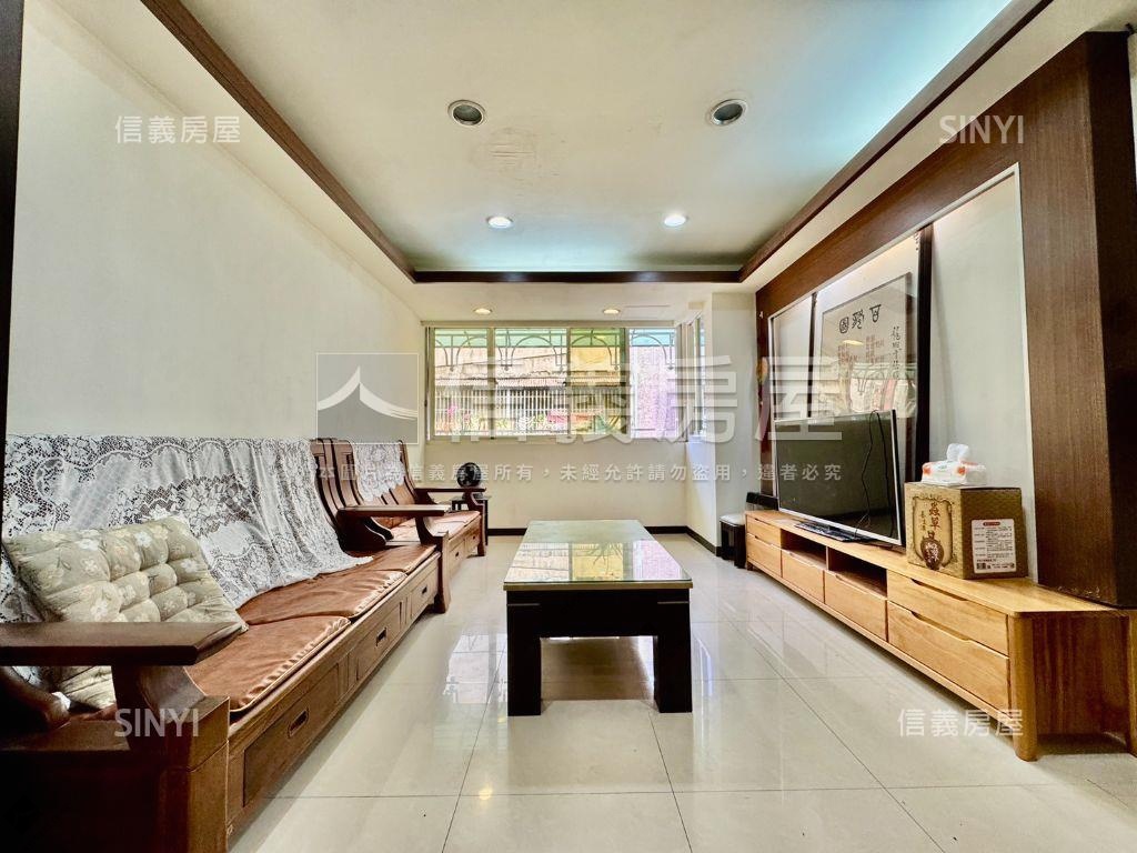 信義路邊間舒適耀眼房屋室內格局與周邊環境