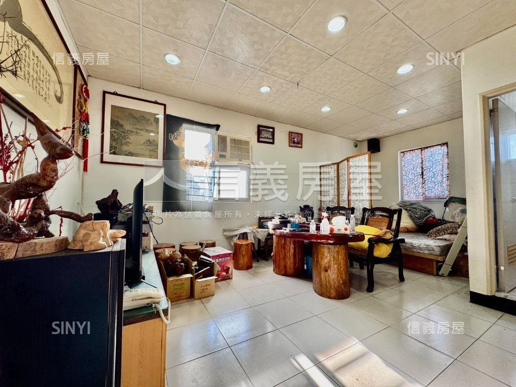 信義路邊間舒適耀眼房屋室內格局與周邊環境