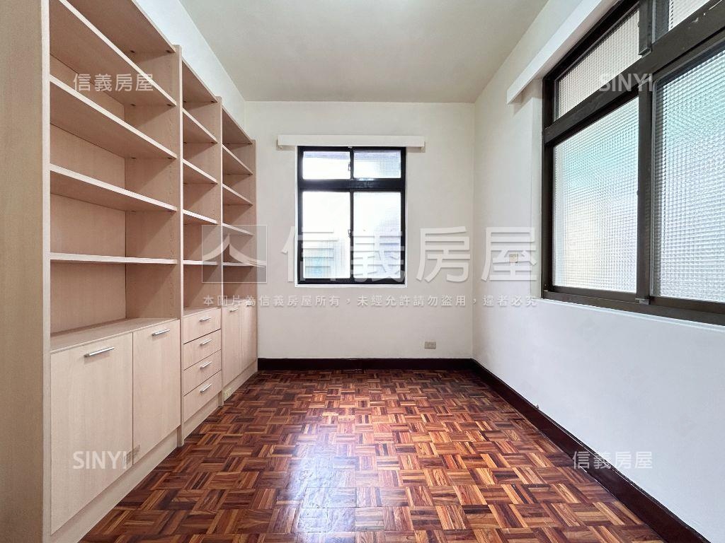 新店中正路活巷三房美公寓房屋室內格局與周邊環境
