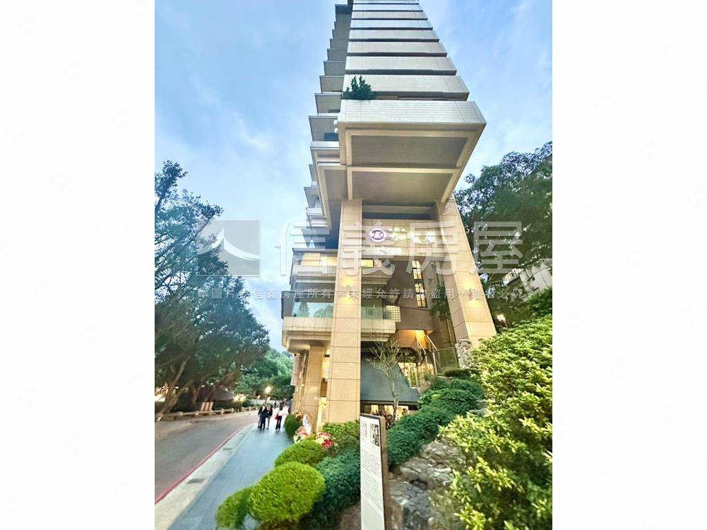 休閒大樓一樓房屋室內格局與周邊環境