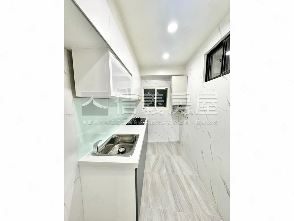 休閒大樓一樓房屋室內格局與周邊環境