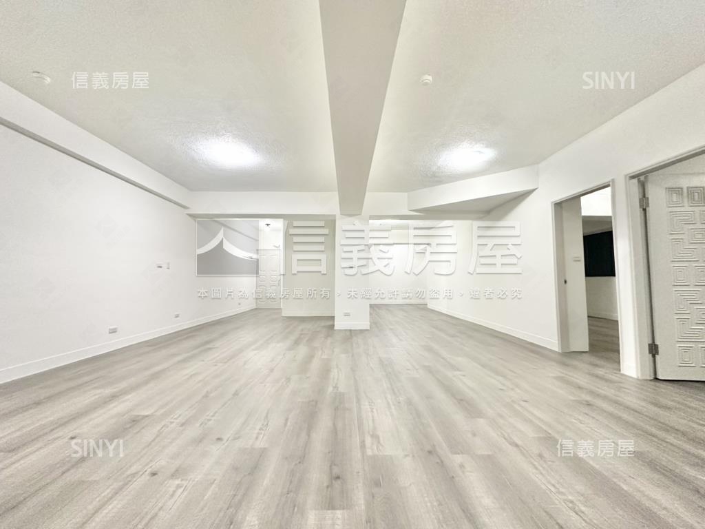 休閒大樓一樓房屋室內格局與周邊環境