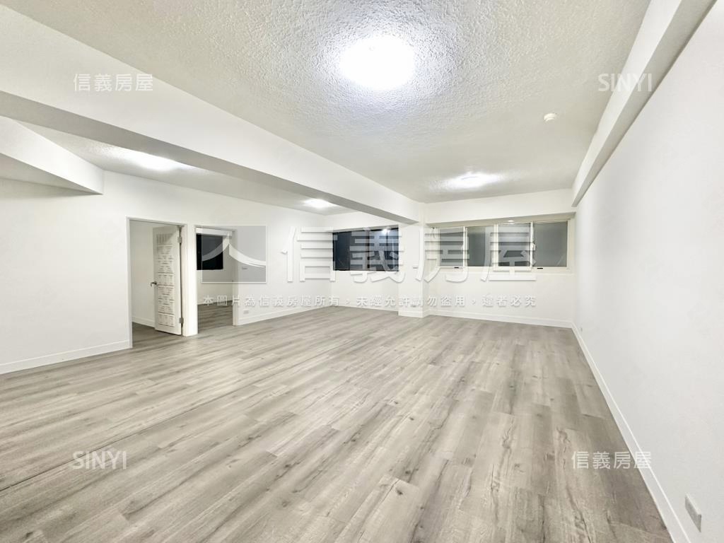 休閒大樓一樓房屋室內格局與周邊環境