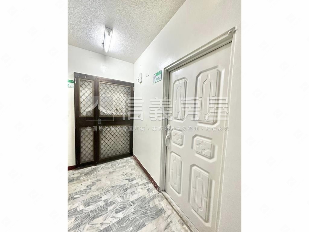 休閒大樓一樓房屋室內格局與周邊環境