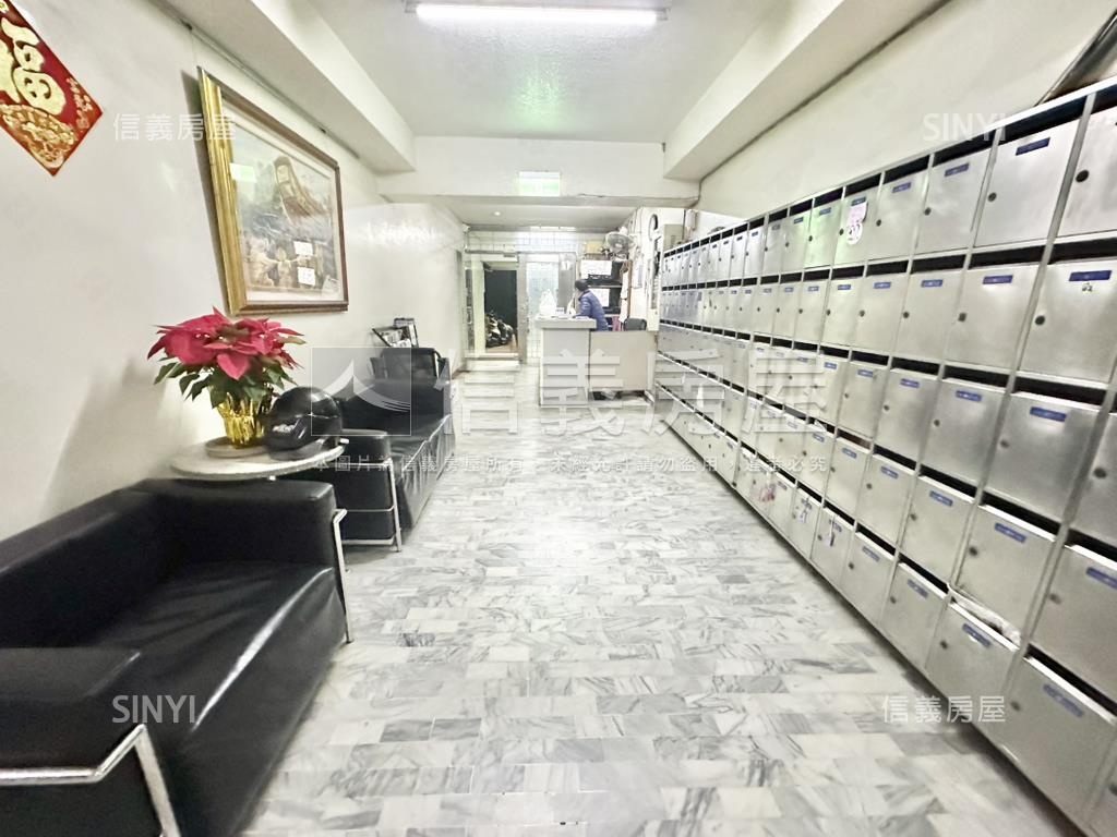 休閒大樓一樓房屋室內格局與周邊環境