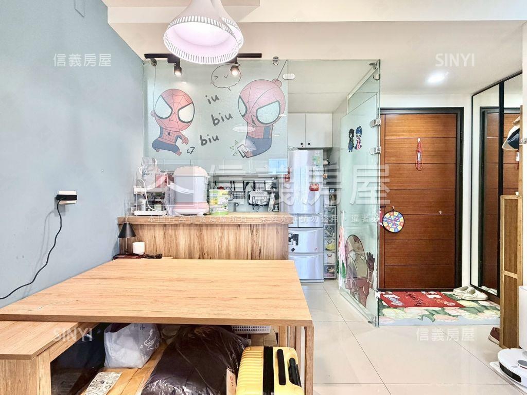 鼎泰鑫鴻精美３房開闊視野房屋室內格局與周邊環境