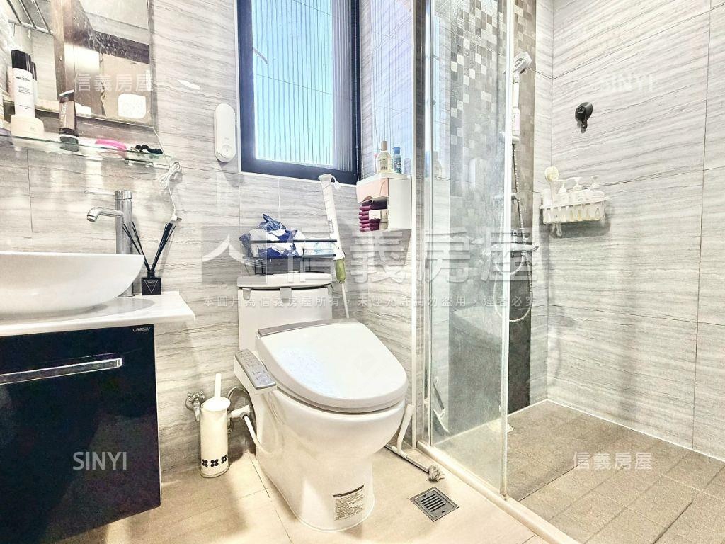 鼎泰鑫鴻精美３房開闊視野房屋室內格局與周邊環境