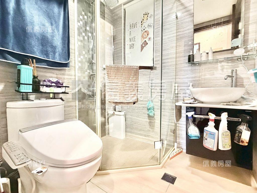 鼎泰鑫鴻精美３房開闊視野房屋室內格局與周邊環境