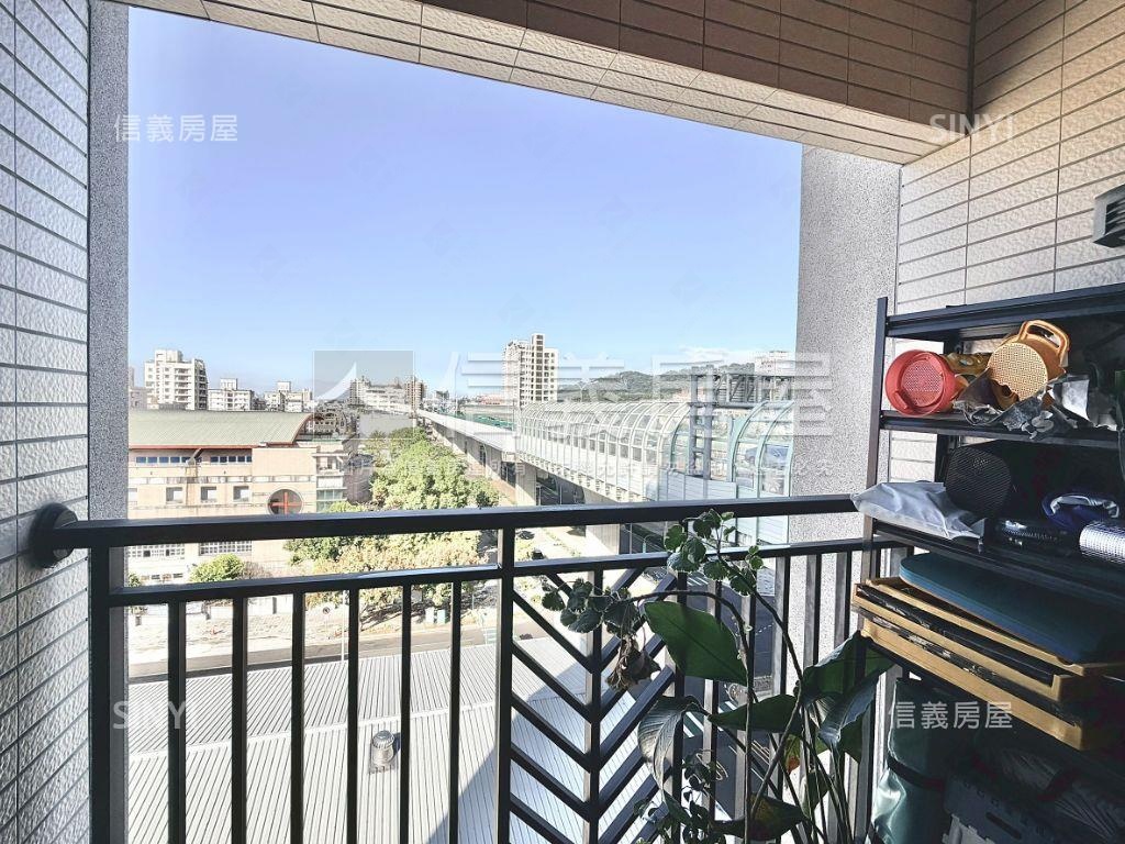 鼎泰鑫鴻精美３房開闊視野房屋室內格局與周邊環境