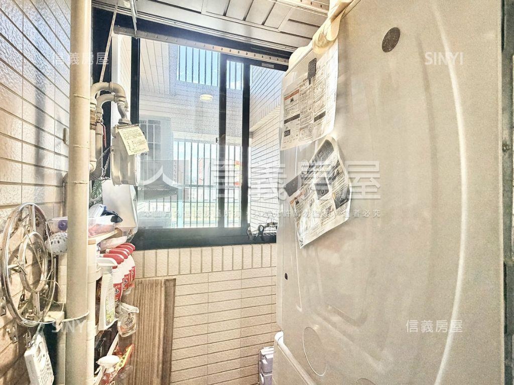 鼎泰鑫鴻精美３房開闊視野房屋室內格局與周邊環境