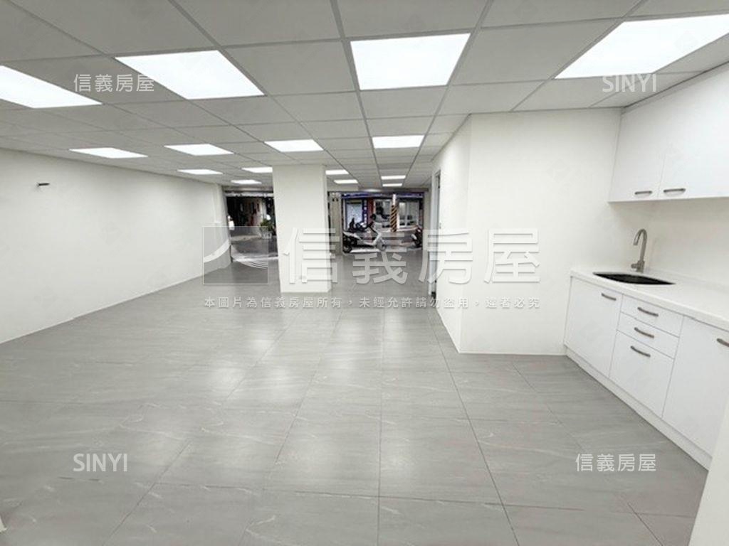 前後臨路面寬角間店面房屋室內格局與周邊環境