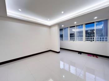 全新的萬安低總公寓