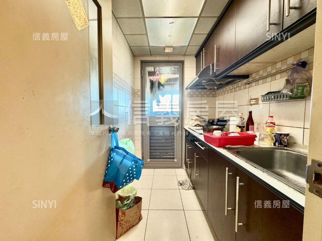 優活高樓景觀方正２房車位房屋室內格局與周邊環境