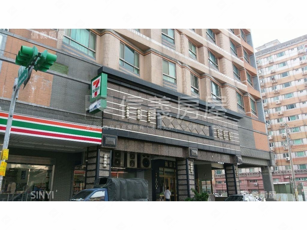優活高樓景觀方正２房車位房屋室內格局與周邊環境