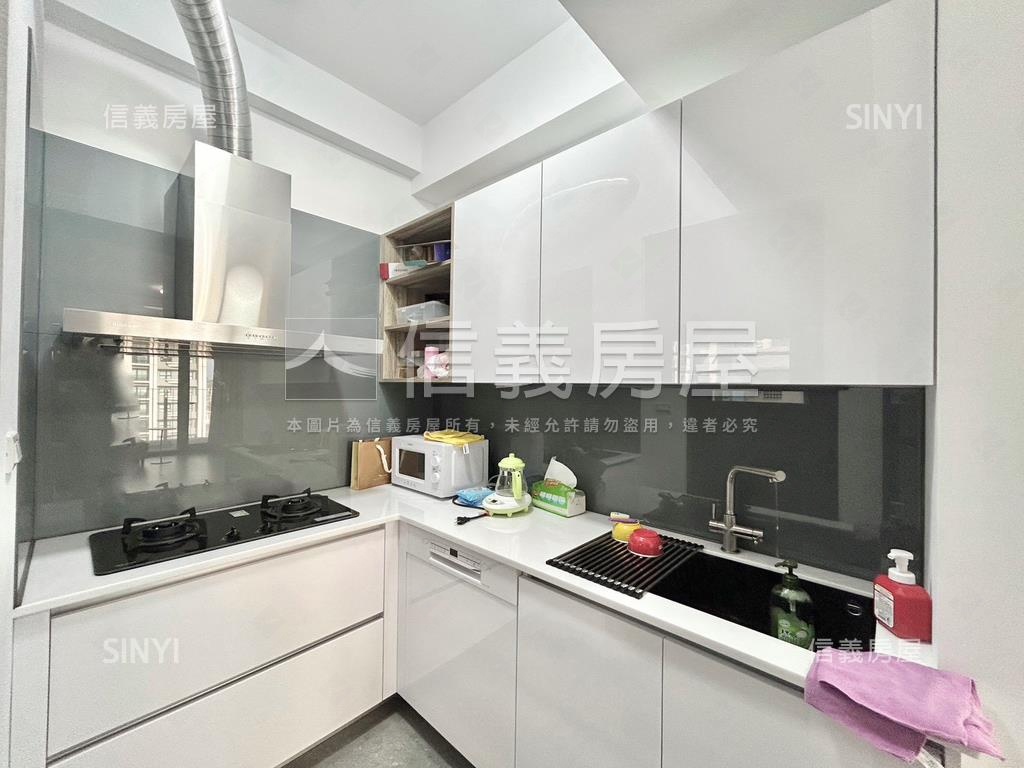 椰林閱建築外棟美三房房屋室內格局與周邊環境