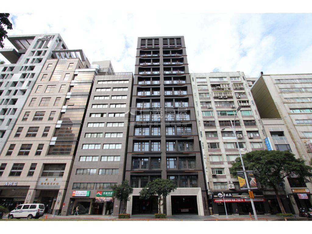 中山Ｑ１挑高裝潢美屋房屋室內格局與周邊環境