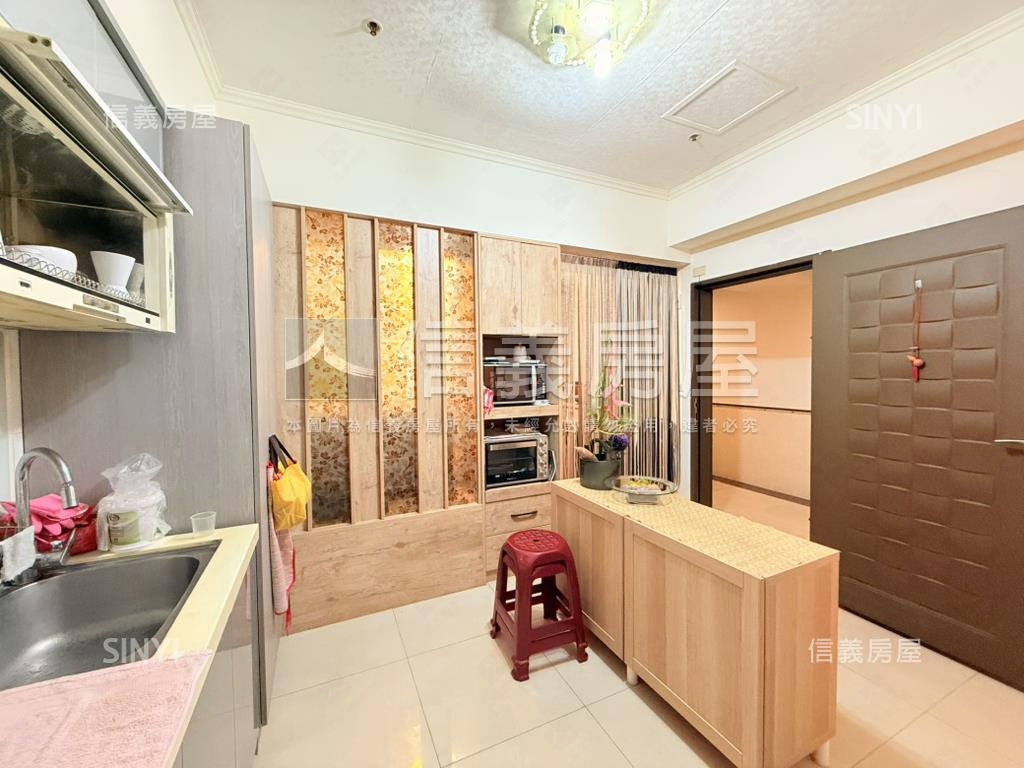 上閤築１房１廳稀有釋出房屋室內格局與周邊環境