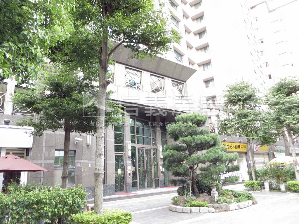 上閤築１房１廳稀有釋出房屋室內格局與周邊環境