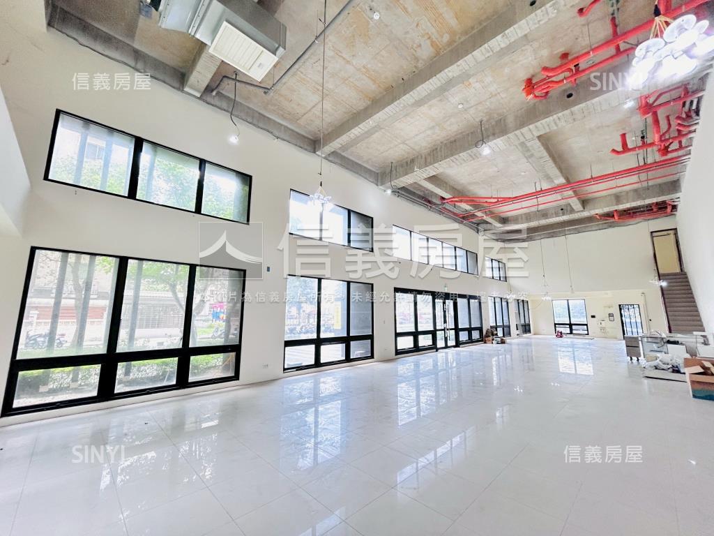 名軒夢享家約２５米寬店面房屋室內格局與周邊環境