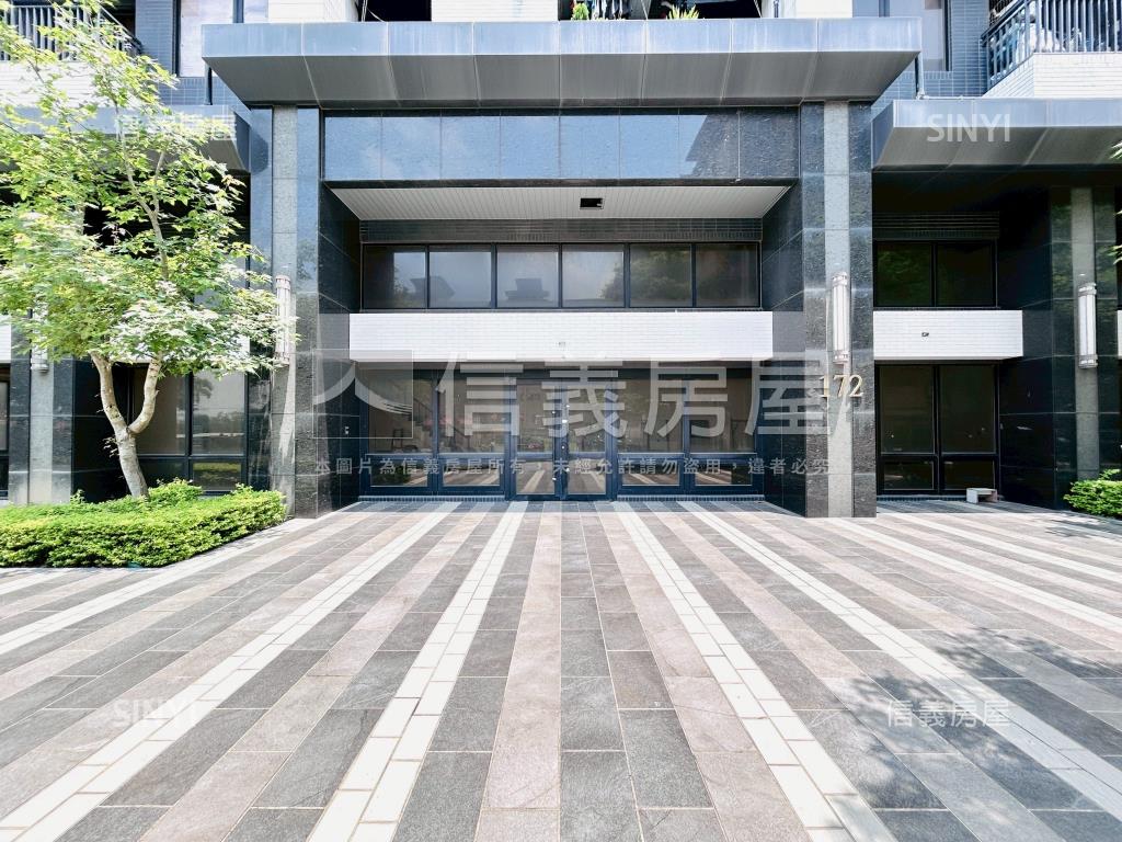 名軒夢享家約２５米寬店面房屋室內格局與周邊環境