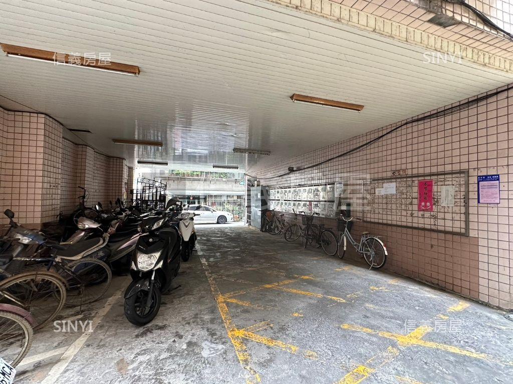 吳興國小庭院１樓附車位房屋室內格局與周邊環境