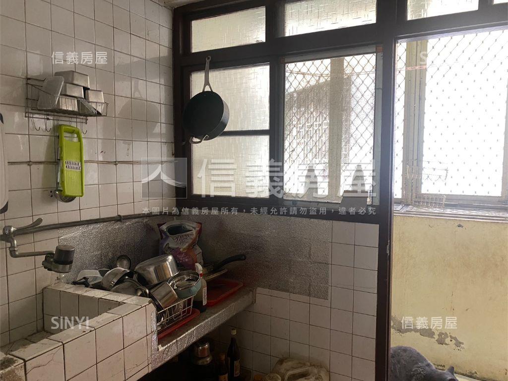 西屯國小三房房屋室內格局與周邊環境