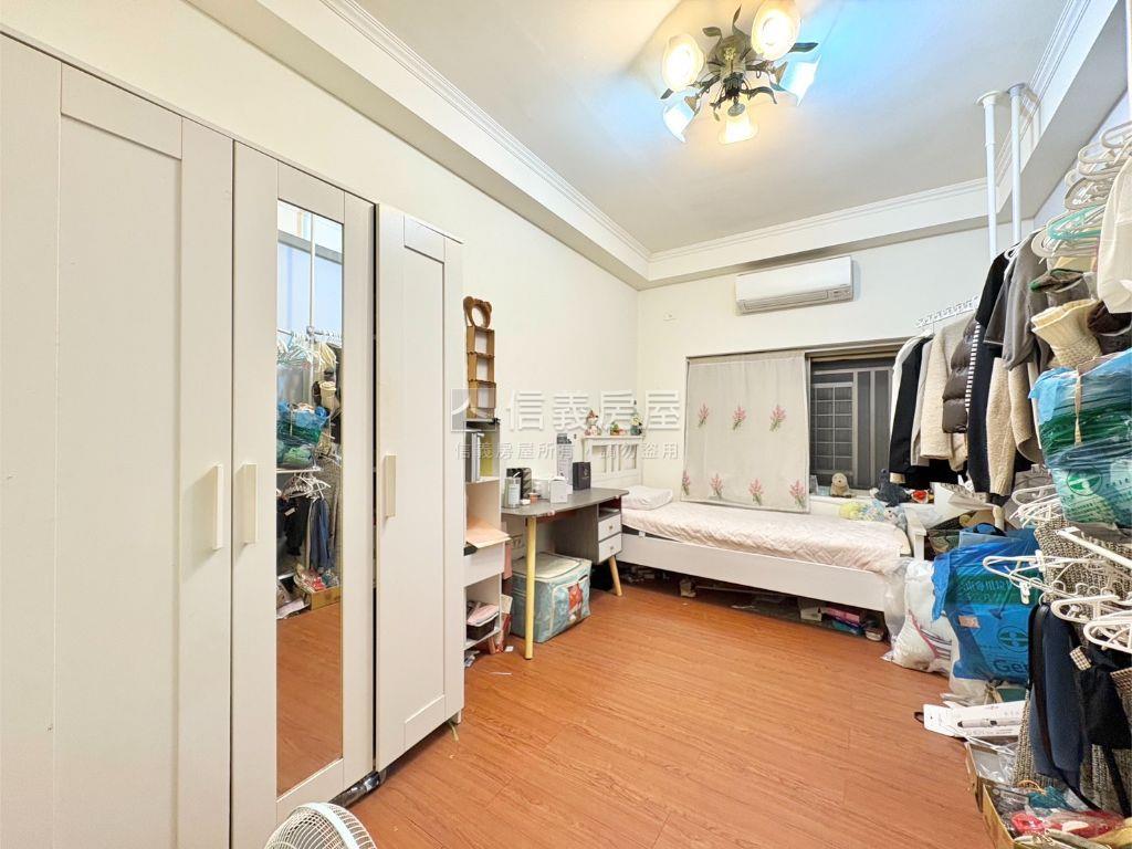 海關靜巷三房公寓一樓房屋室內格局與周邊環境