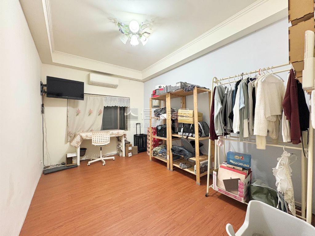 海關靜巷三房公寓一樓房屋室內格局與周邊環境
