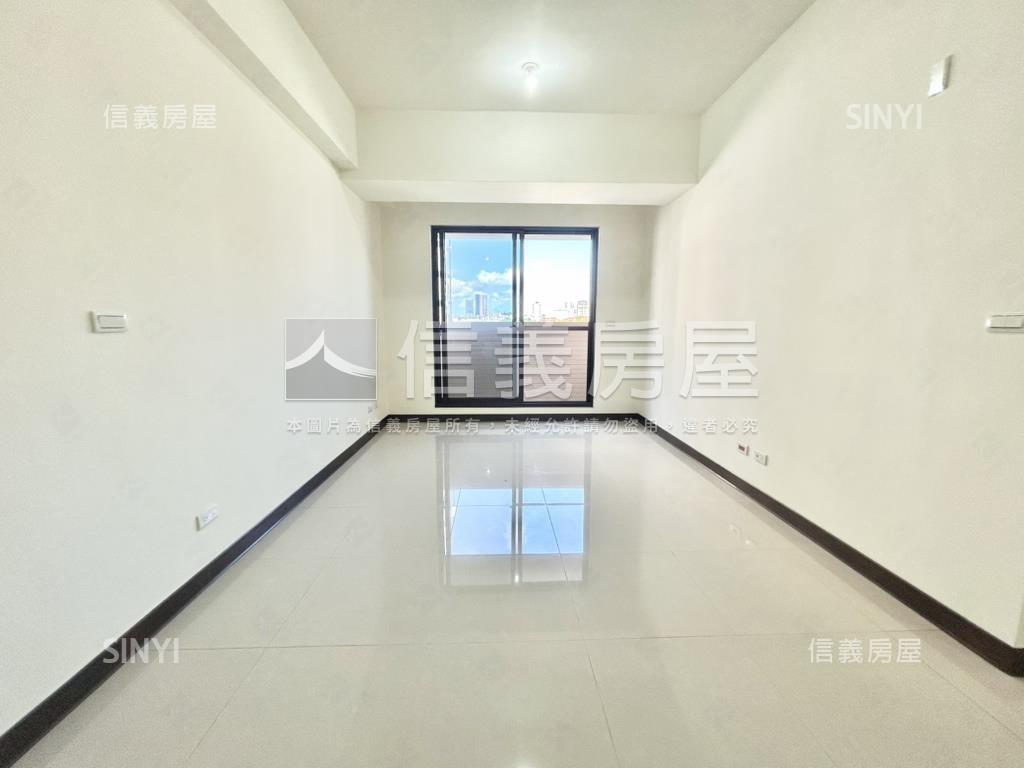 捷運學府三房車位房屋室內格局與周邊環境