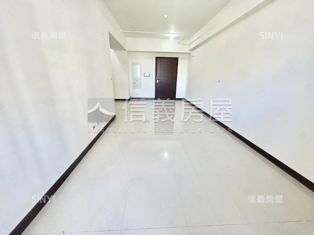 捷運學府三房車位房屋室內格局與周邊環境