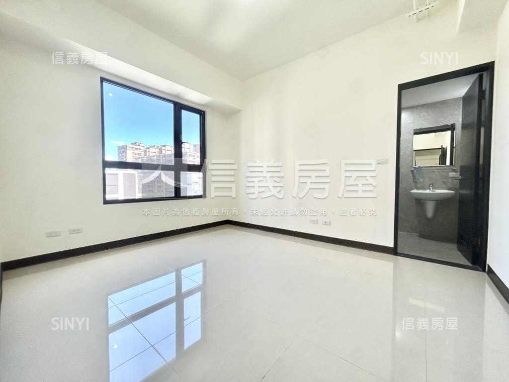 捷運學府三房車位房屋室內格局與周邊環境