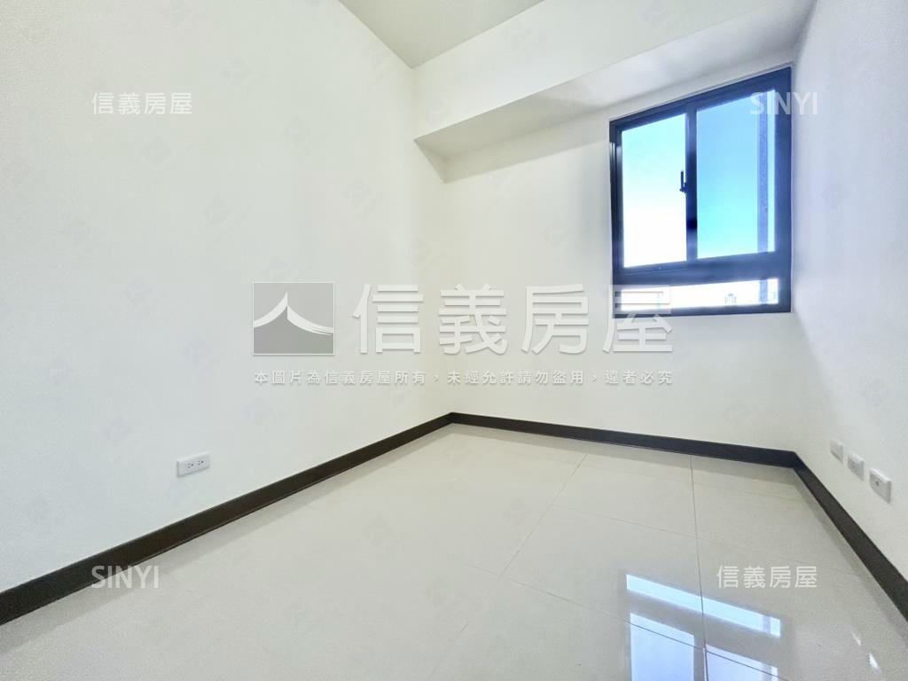 捷運學府三房車位房屋室內格局與周邊環境