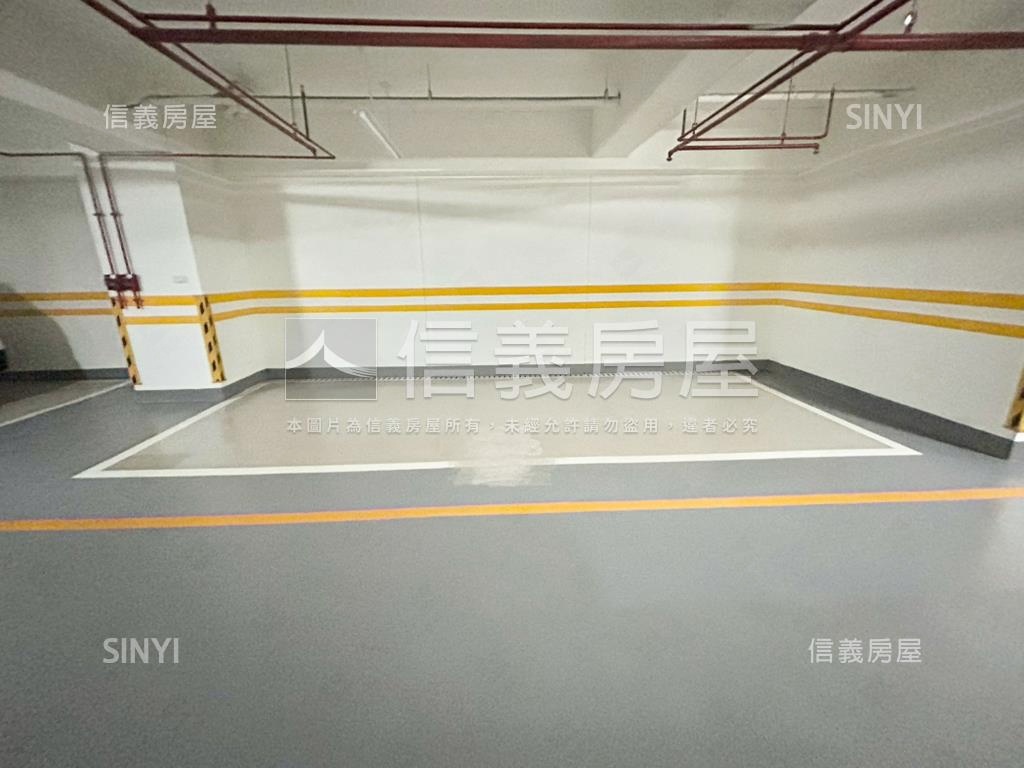 捷運學府三房車位房屋室內格局與周邊環境