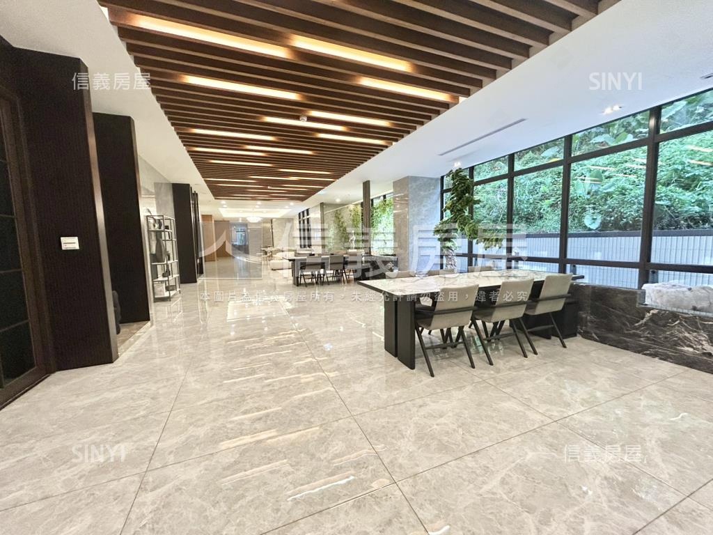 捷運學府三房車位房屋室內格局與周邊環境