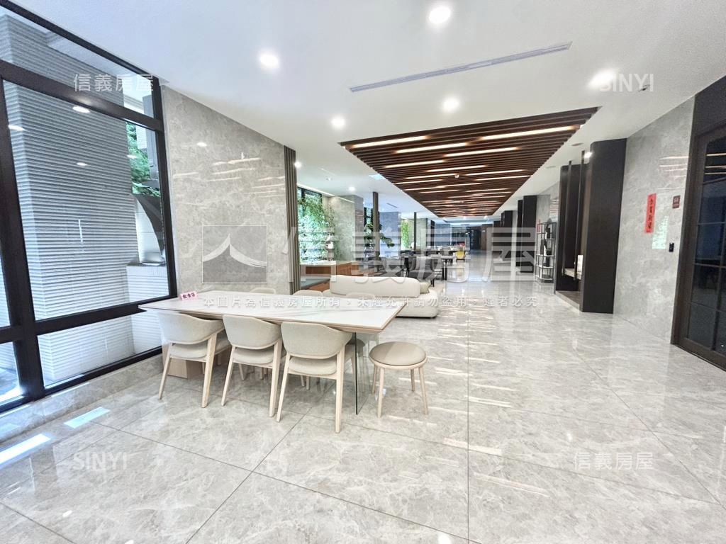 捷運學府三房車位房屋室內格局與周邊環境