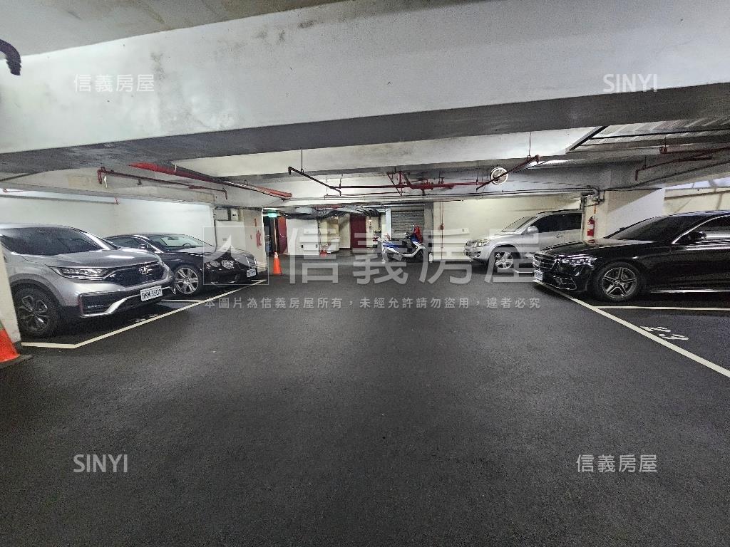 忠孝東路企業旗艦總部房屋室內格局與周邊環境