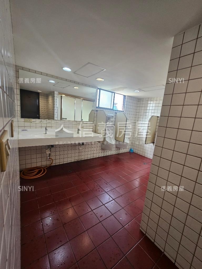 忠孝東路企業旗艦總部房屋室內格局與周邊環境