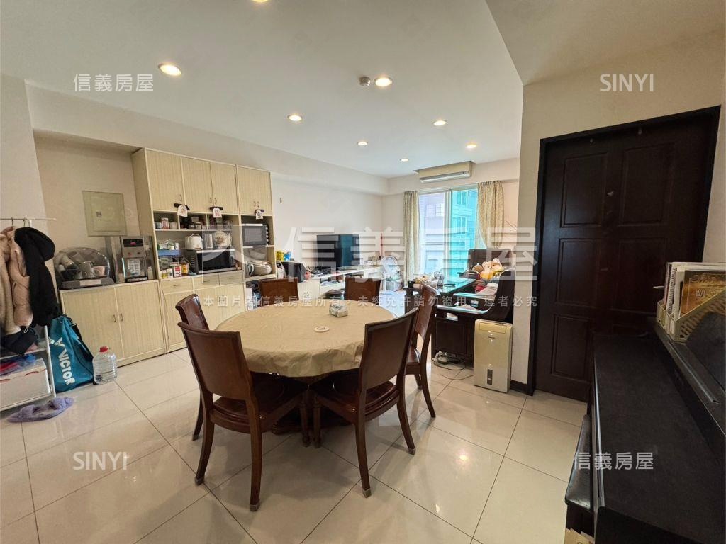 峇里ＶＩＴＡ三面採光四房房屋室內格局與周邊環境