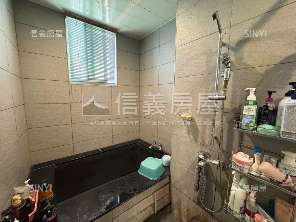 峇里ＶＩＴＡ三面採光四房房屋室內格局與周邊環境