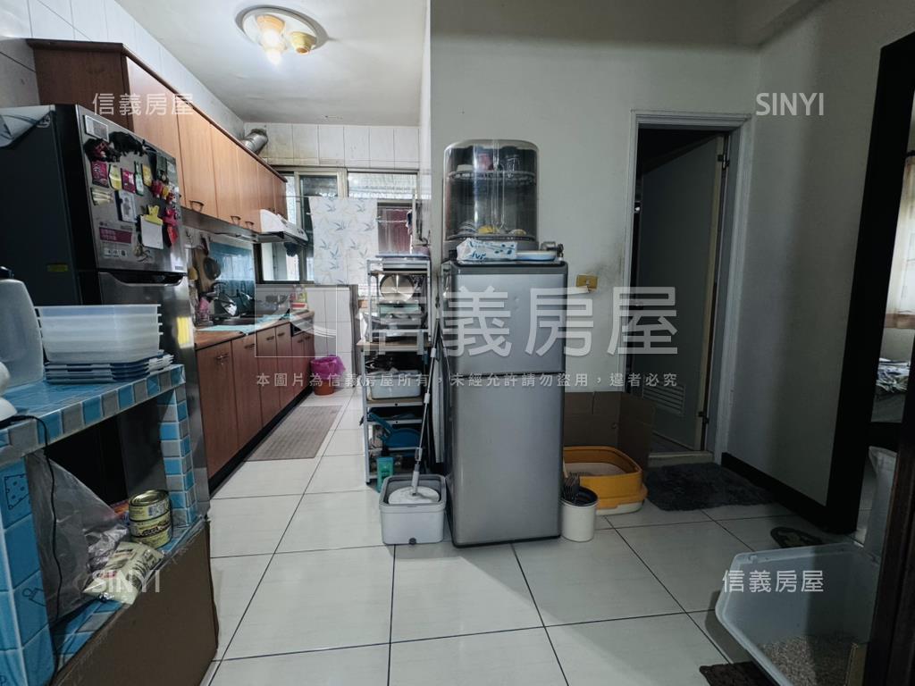 德興三面採光五樓寓房屋室內格局與周邊環境