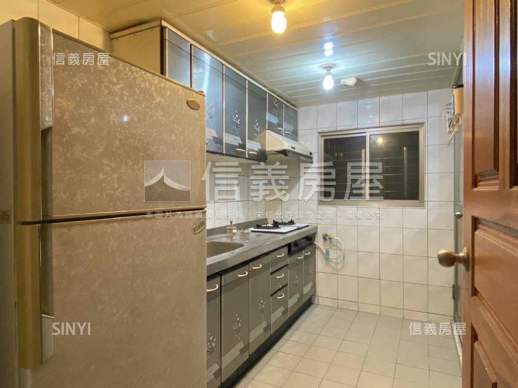 新板精裝大坪數雙車位房屋室內格局與周邊環境