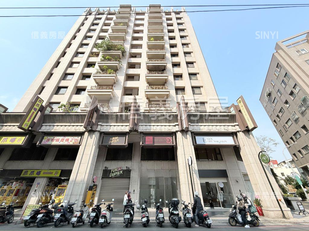 正西屯路顯眼店面１５年屋房屋室內格局與周邊環境