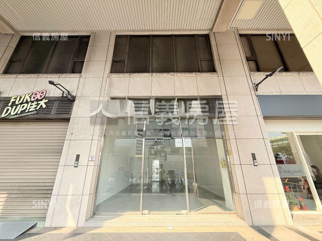 正西屯路顯眼店面１５年屋房屋室內格局與周邊環境