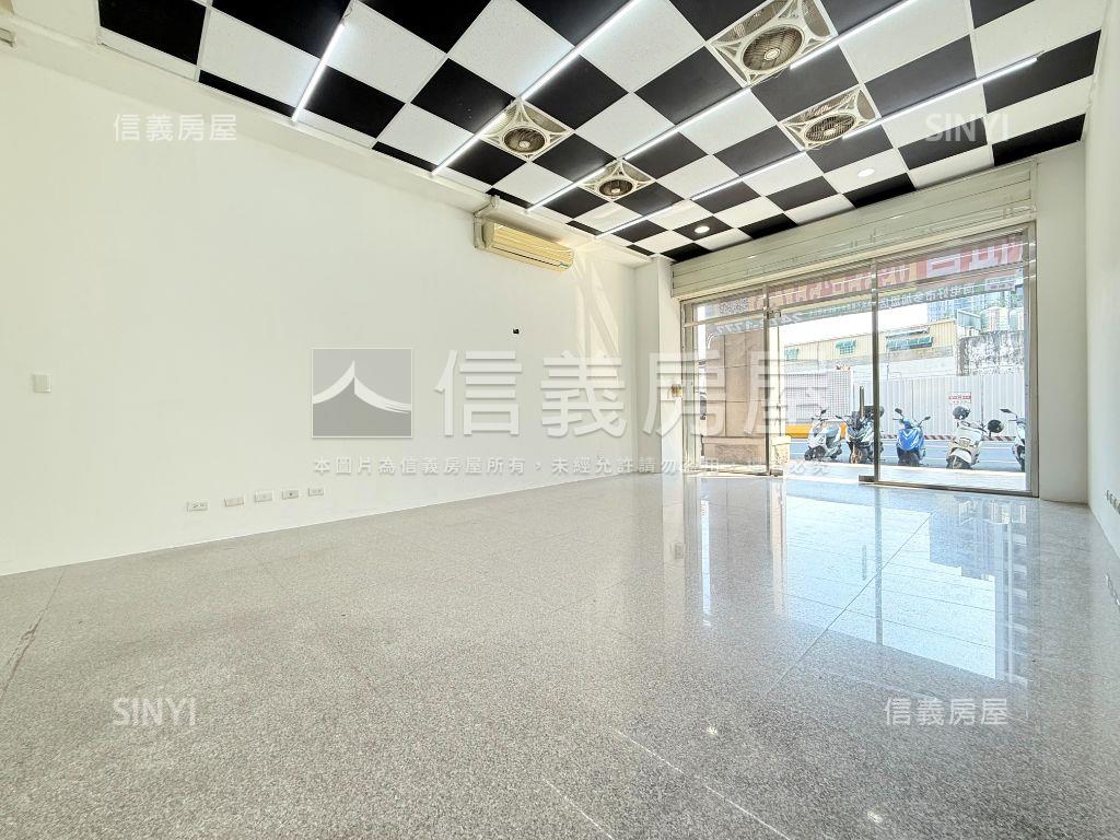 正西屯路顯眼店面１５年屋房屋室內格局與周邊環境