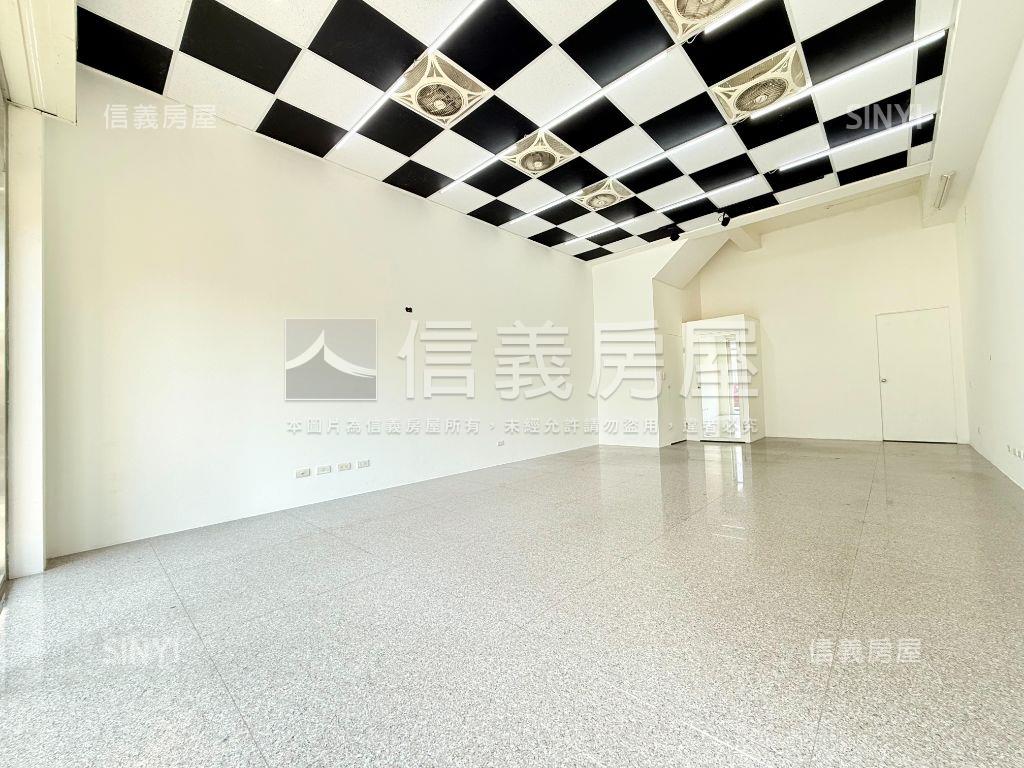 正西屯路顯眼店面１５年屋房屋室內格局與周邊環境