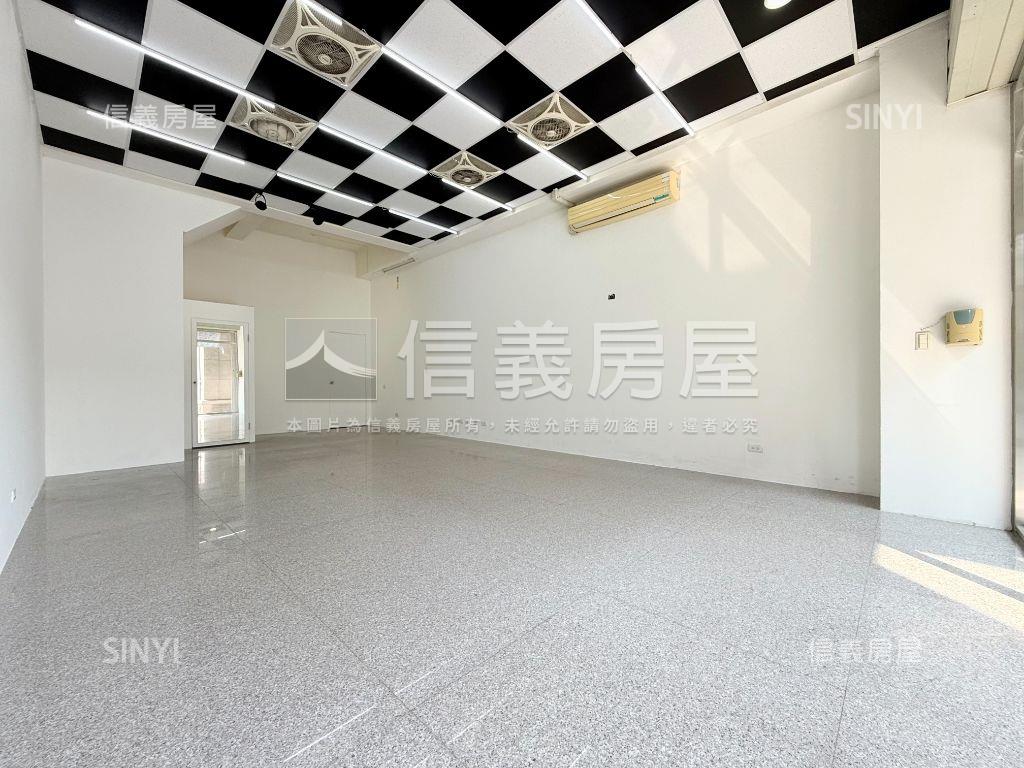 正西屯路顯眼店面１５年屋房屋室內格局與周邊環境