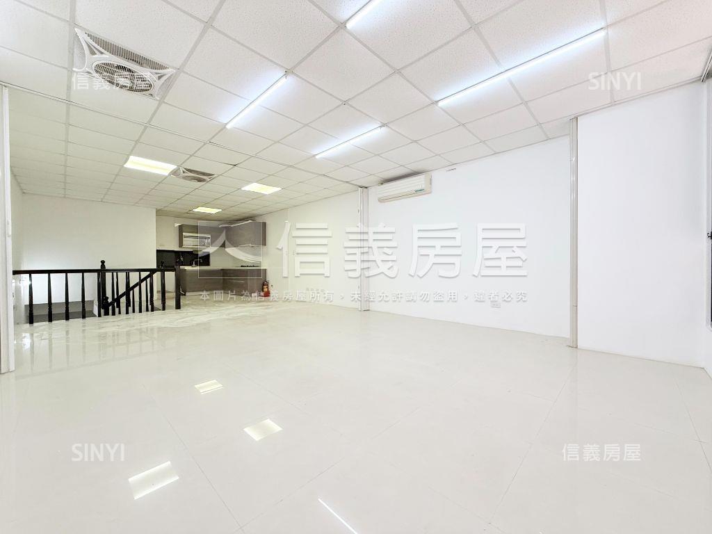 正西屯路顯眼店面１５年屋房屋室內格局與周邊環境
