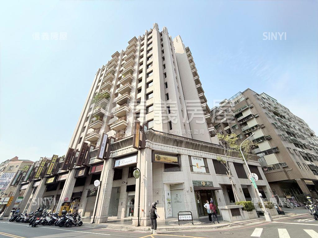 正西屯路顯眼店面１５年屋房屋室內格局與周邊環境