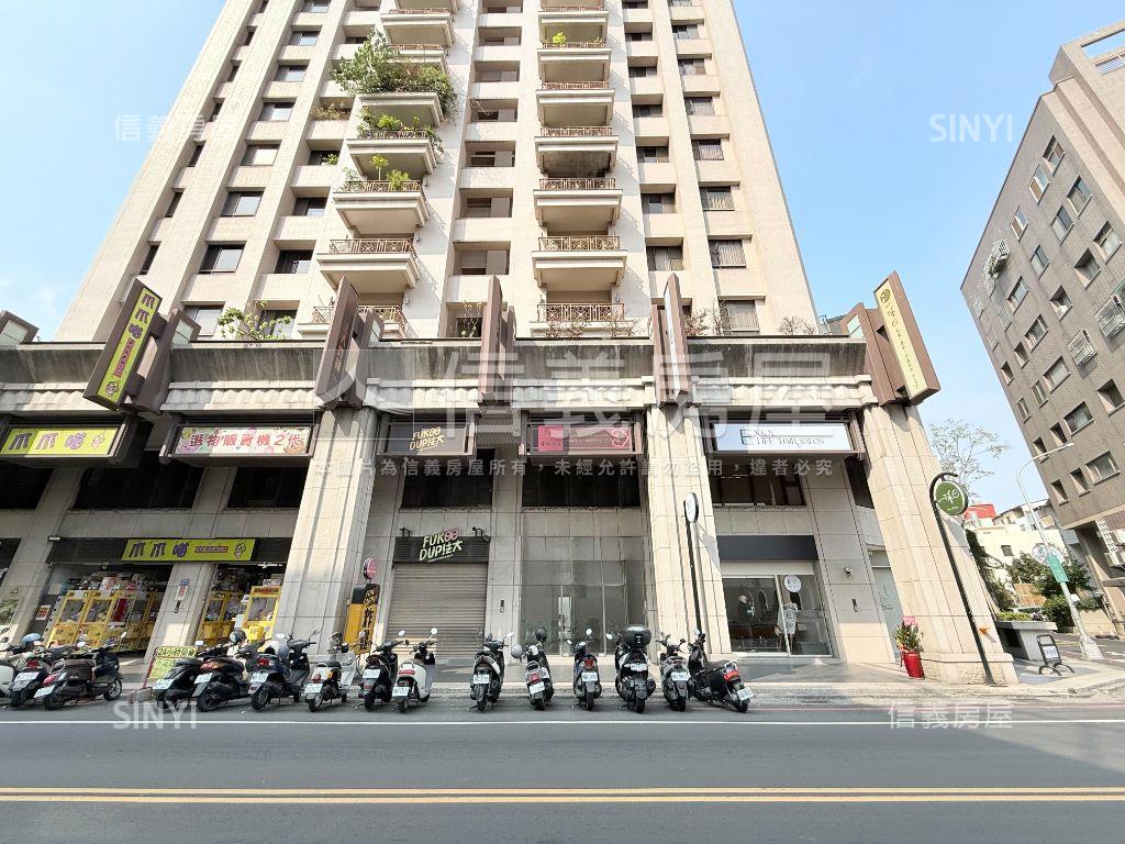 正西屯路顯眼店面１５年屋房屋室內格局與周邊環境